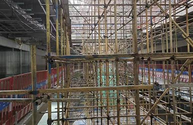 沈阳脚手架搭设时为什么是纵下横上？