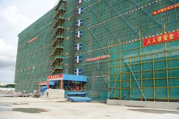 建筑工程中沈阳脚手架搭建后添加标语的重要性与意义